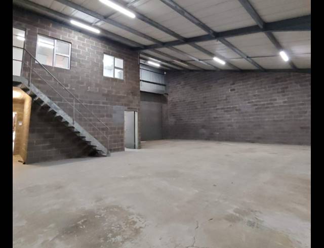 186M² MINI FACTORY TO LET IN BRIARDENE